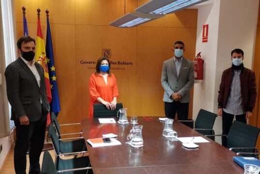 Reunión del delegado de la CIE en Baleares con la Consejera de Presidencia del Govern balear.
